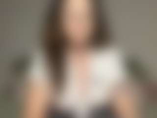 Live cam show with Quinn - Wet on Dolls Live
