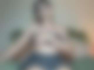 Live cam show with Quinn - Short on TastyBlacksLive