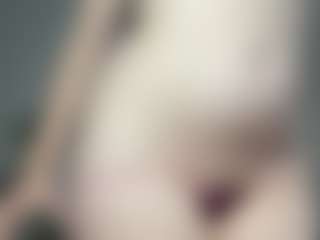 Live cam show with Quinn - Squirt Toys on crypto-cams