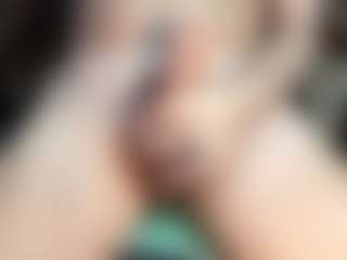 dzo74830's Live Sex Cam Show
