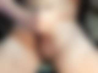 dzo74830's Live Sex Cam Show