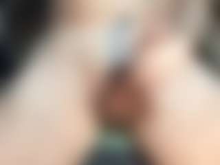 dzo74830's Live Sex Cam Show