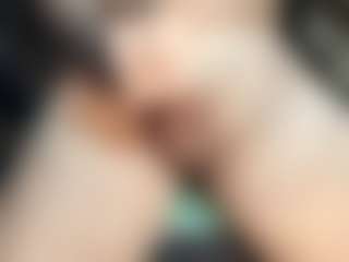 dzo74830's Live Sex Cam Show