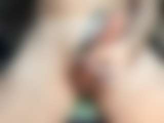 dzo74830's Live Sex Cam Show