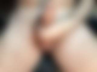dzo74830's Live Sex Cam Show