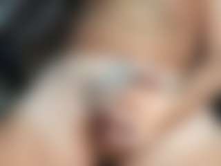 dzo74830's Live Sex Cam Show