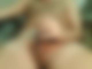 dzo74830's Live Sex Cam Show