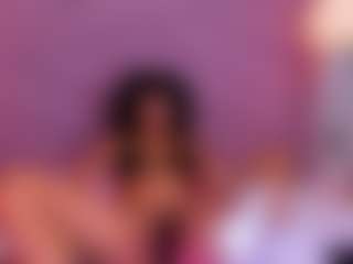 Live cam show with Jazmine-Bloom - Striptease on xDating