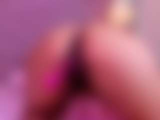 Live cam show with Jazmine-Bloom - Morena on Camsoda