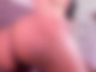 Live cam show with Jazmine-Bloom - Morena on Camsoda
