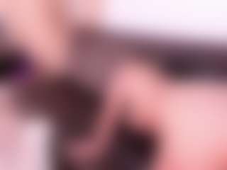 submissive-extremee's Live Sex Cam Show