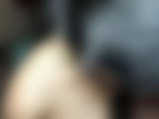 submissive-extremee's Live Sex Cam Show