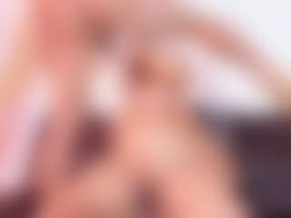 submissive-extremee's Live Sex Cam Show