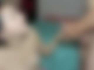 submissive-extremee's Live Sex Cam Show