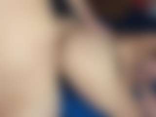 submissive-extremee's Live Sex Cam Show