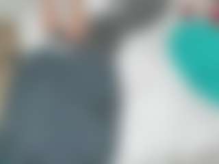 submissive-extremee's Live Sex Cam Show