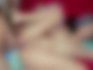 submissive-extremee's Live Sex Cam Show