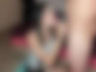 submissive-extremee's Live Sex Cam Show