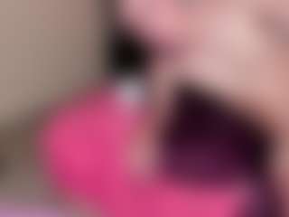 submissive-extremee's Live Sex Cam Show