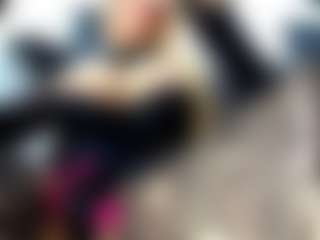 laura-fit's Live Sex Cam Show