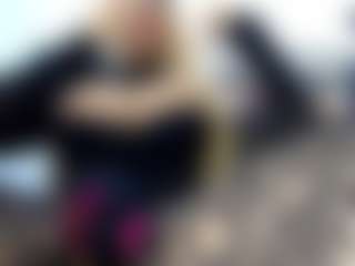 Live cam show with laura-fit - Caucasian on Dare Cams