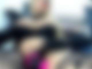 Live cam show with laura-fit - Genital Piercings on Soda Cam
