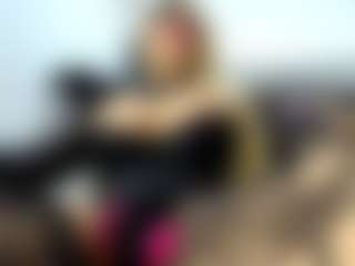 Live cam show with laura-fit - Smoking on sexylive.show