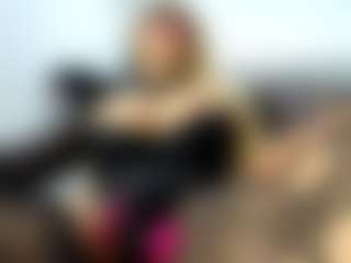 Live cam show with laura-fit - Facial Piercings on sexylive.show