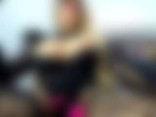 Live cam show with laura-fit - Tease on liverealitysex.com