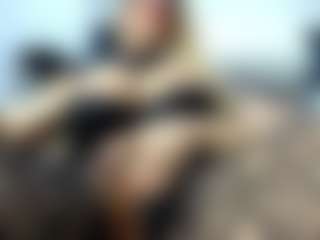 Live cam show with laura-fit - Young Adult on Gym Cam Girls