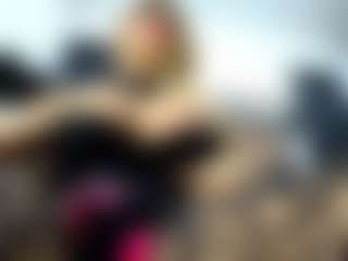 Live cam show with laura-fit - Gray Eyes on alttransgirls