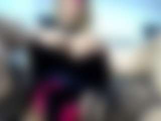 Live cam show with laura-fit - Hazel Eyes on EXY