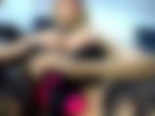 Live cam show with laura-fit - Dirty Talk on makecum.org