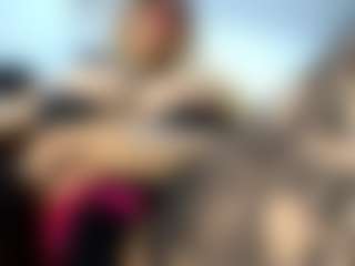 Live cam show with laura-fit - Dominican on Streamer API