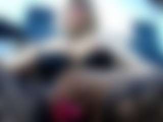 Live cam show with laura-fit - Hazel Eyes on CamwithHer