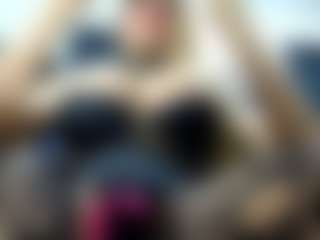 Live cam show with laura-fit - Dirty Talk on CamClone