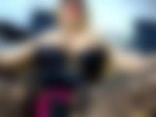 Live cam show with laura-fit - Gray Eyes on livesuperchat.net