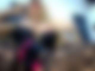 Live cam show with laura-fit - Smoking on https://playwithruby.com