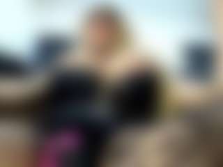 Live cam show with laura-fit - Average on Soda Cam