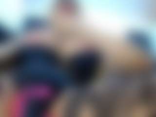 Live cam show with laura-fit - Brown Hair on Camsoda