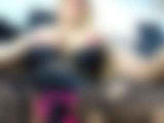 Live cam show with laura-fit - Green Eyes on Camsoda