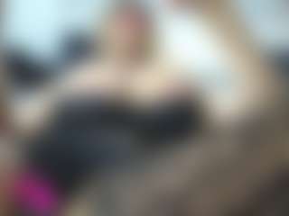 Live cam show with laura-fit - Canadian on CamwithHer | colombia