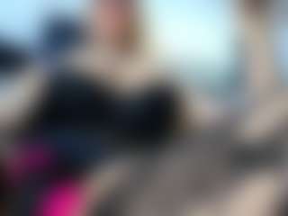 Live cam show with laura-fit - Canadian on Livezox | colombia