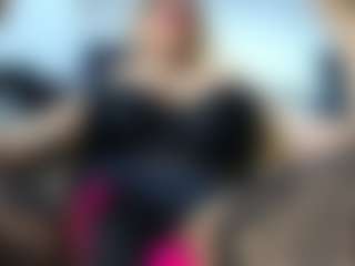 Live cam show with laura-fit - Brown Hair on intimatelivegirls.com