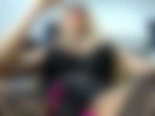 Live cam show with laura-fit - Gray Eyes on SmokeAndPoke