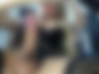Live cam show with laura-fit - Big Balls on LiveSexCams6