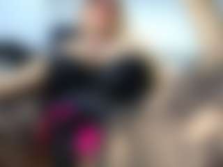 Live cam show with laura-fit - Smoking on SpankPalCams