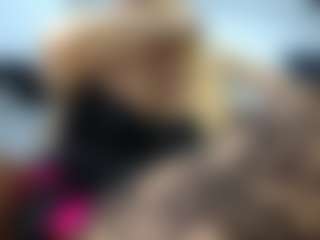 Live cam show with laura-fit - Facial Piercings on chickslive.net