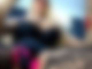 Live cam show with laura-fit - Green Eyes on Instabang