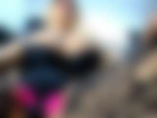 Live cam show with laura-fit - Tease on alttransgirls